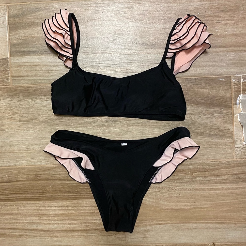 Ruffle bikini